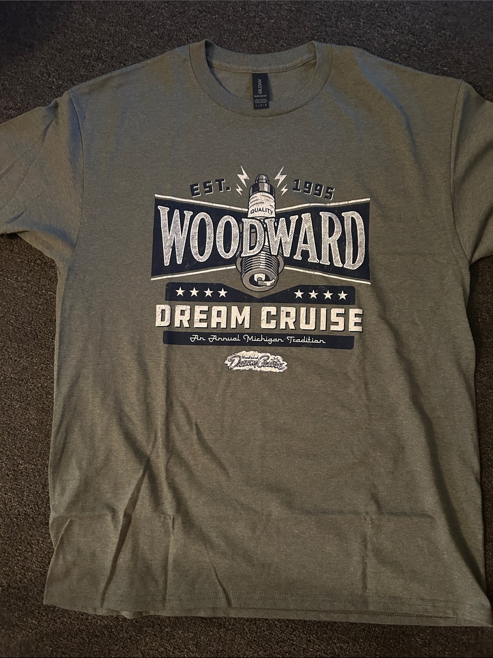 Gildan Woodward Dream Cruise Graphic Tee - Olive